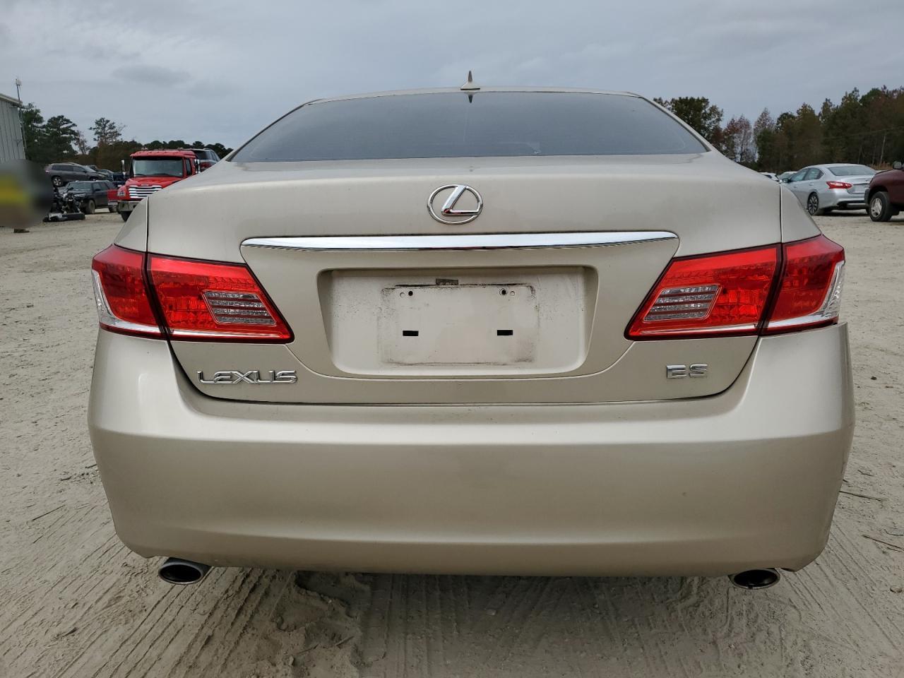 2012 Lexus ES - Image 6