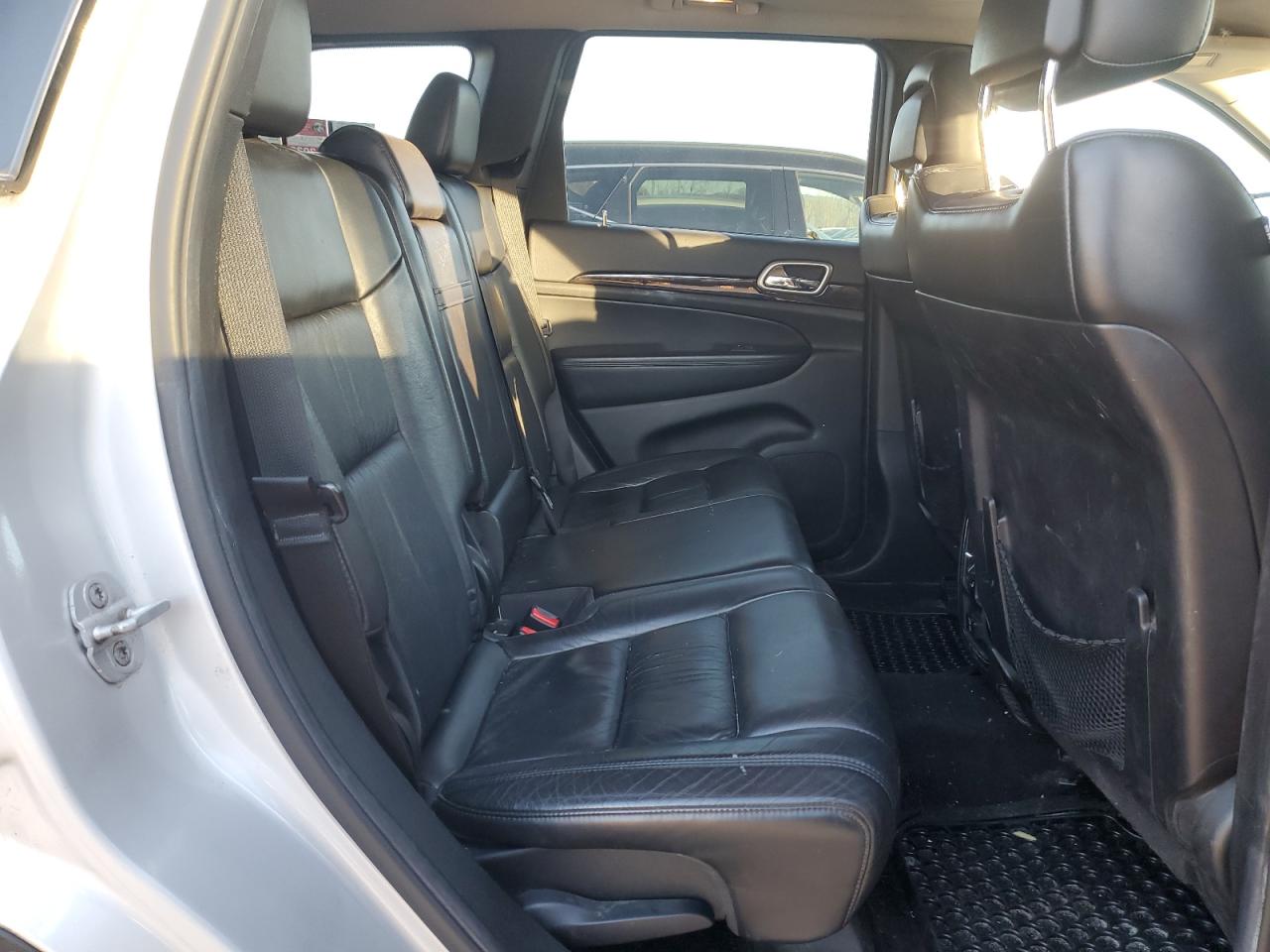 2011 Jeep Grand Cherokee - Image 11