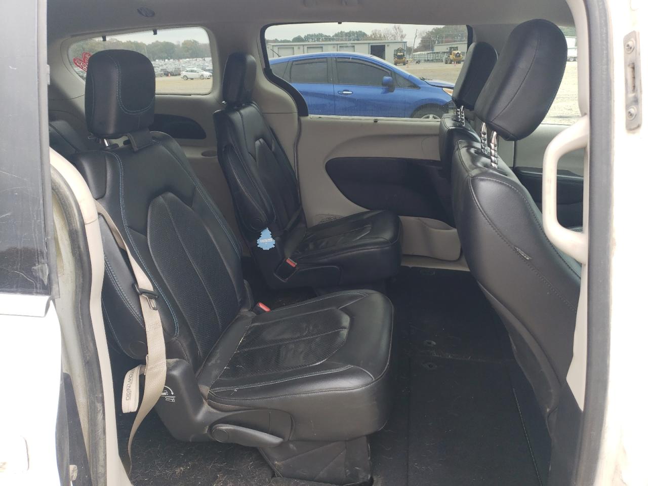 2021 Chrysler Pacifica - Image 11