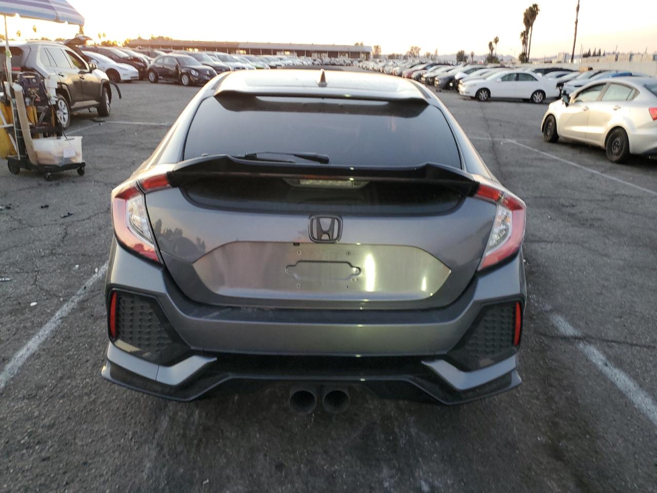 2018 Honda Civic Sport Touring VIN: SHHFK7H9XJU432600 Lot: 81408294