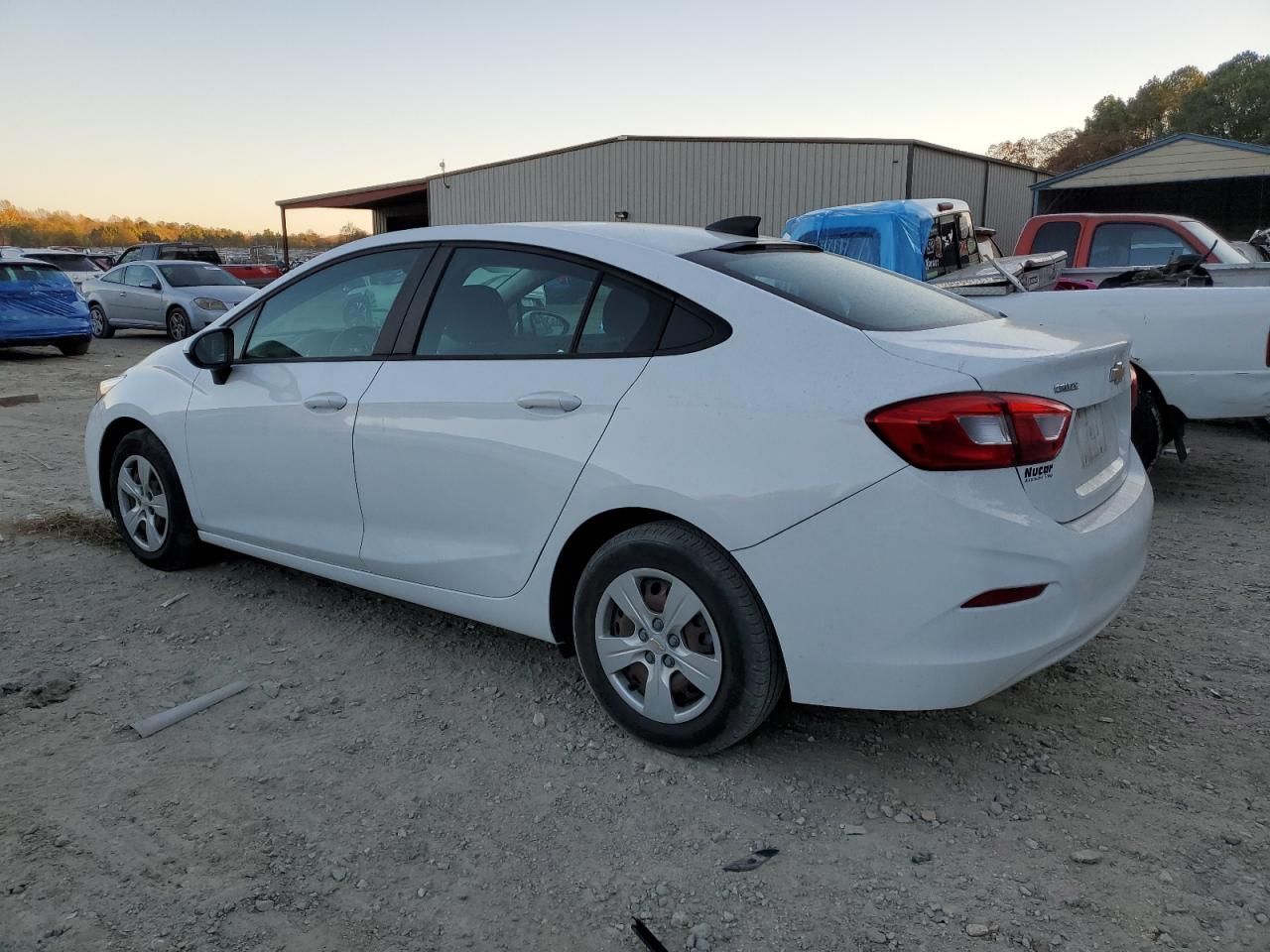 2018 Chevrolet Cruze - Image 2