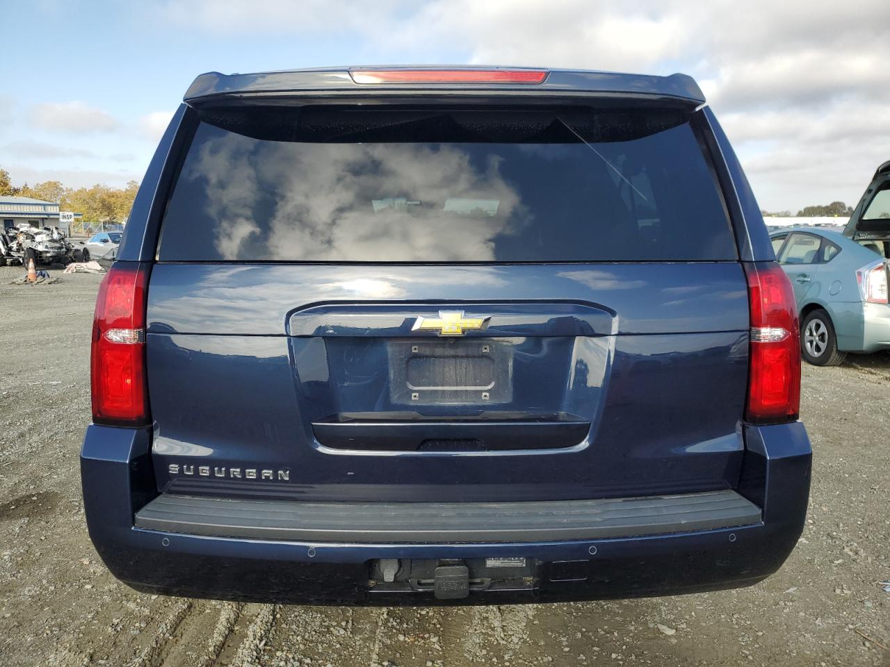 2019 Chevrolet Suburban K1500 Lt VIN: 1GNSKHKC1KR221315 Lot: 80379404