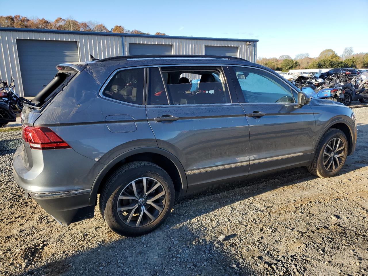 2021 Volkswagen Tiguan - Image 3