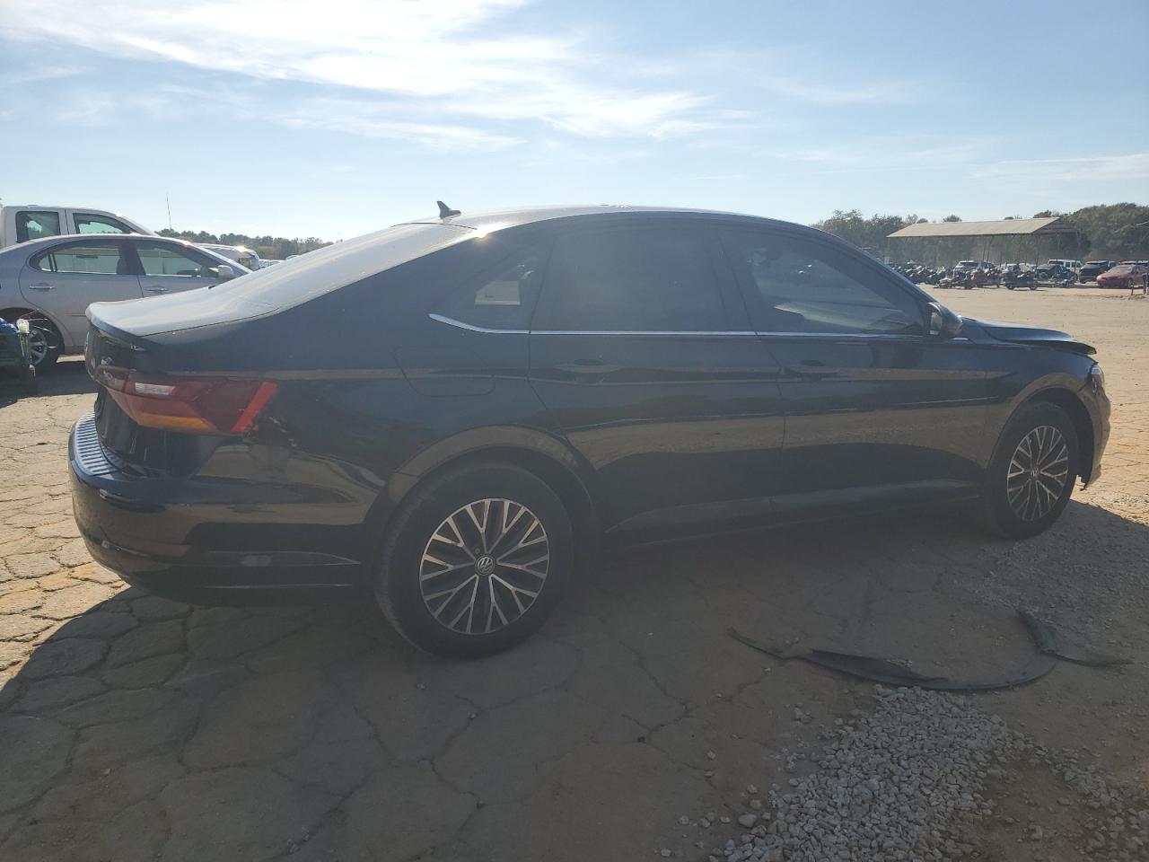 2019 Volkswagen Jetta - Image 3
