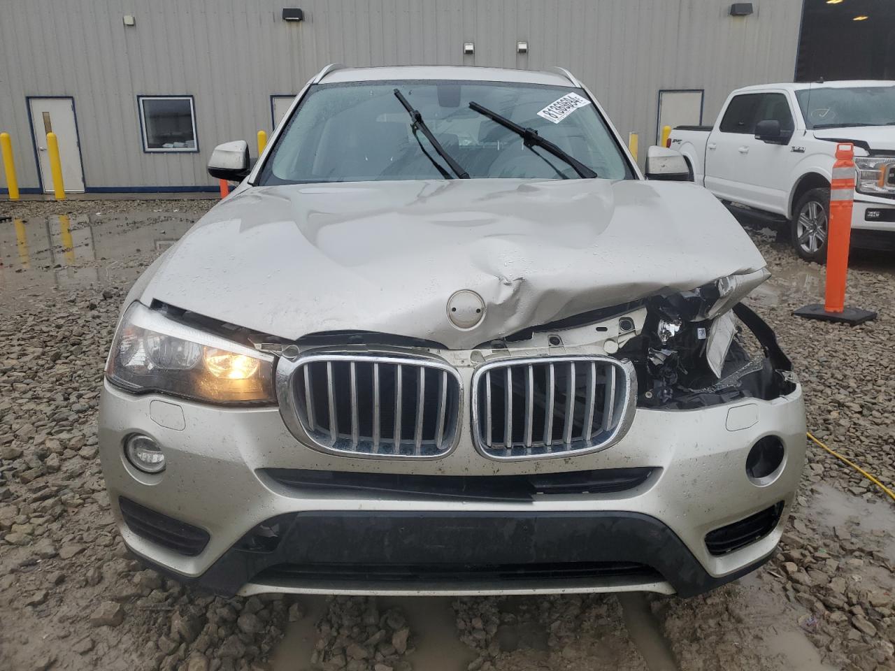 VIN 5UXWX9C35H0W66653 2017 BMW X3 no.5