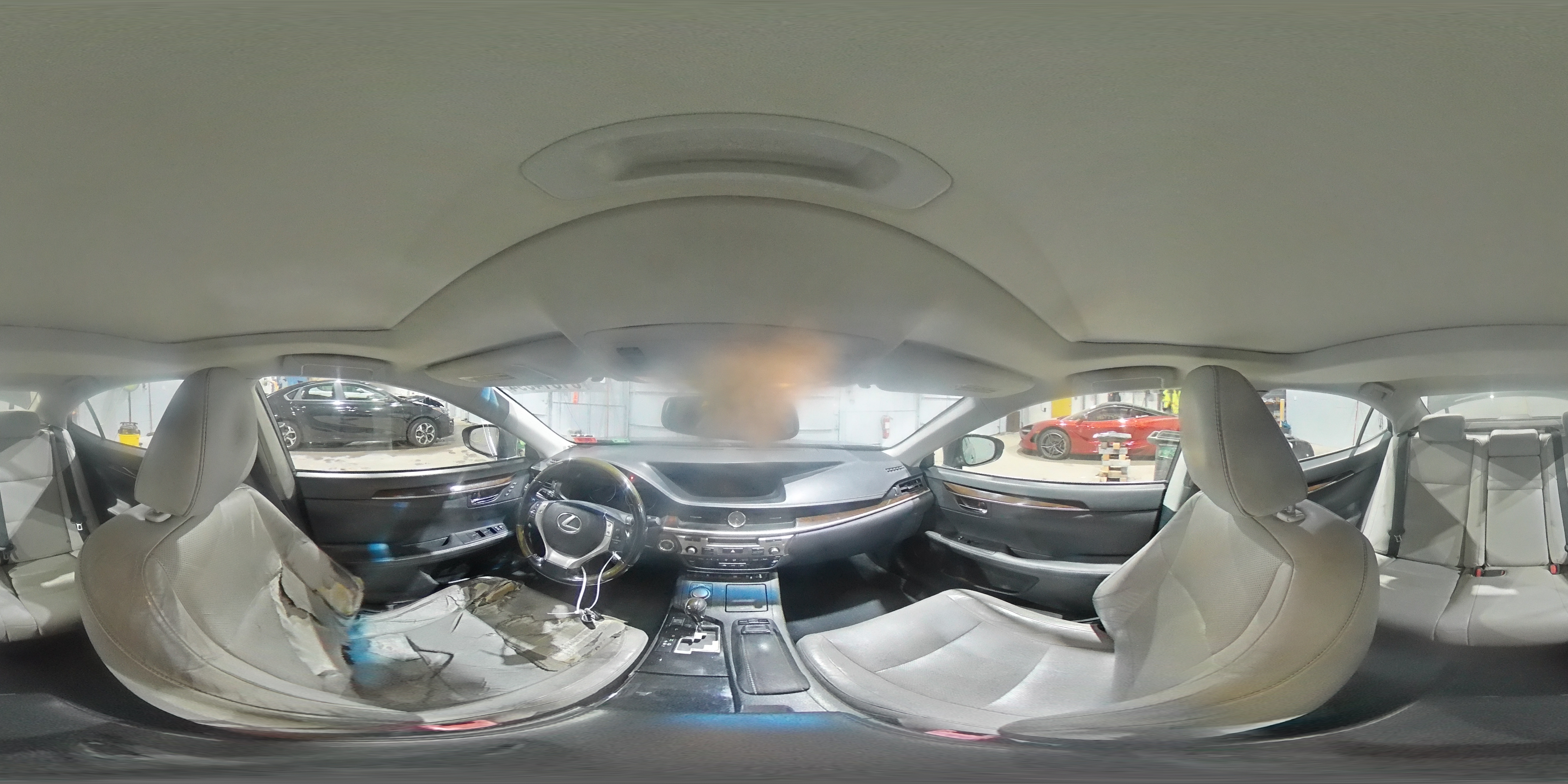 2015 Lexus ES - Image 15