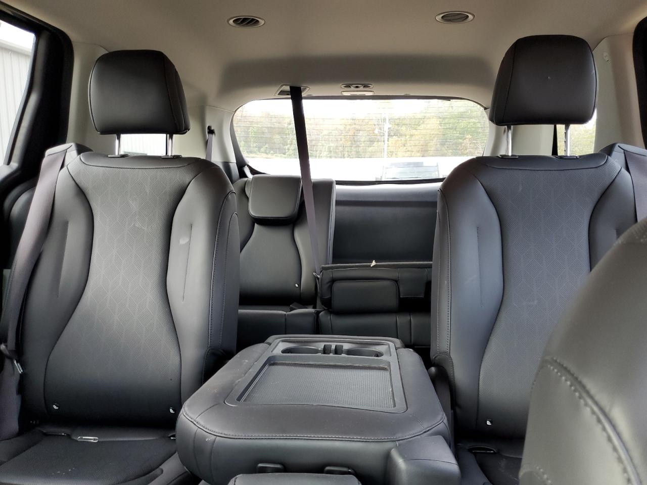 2024 Kia Carnival - Image 10