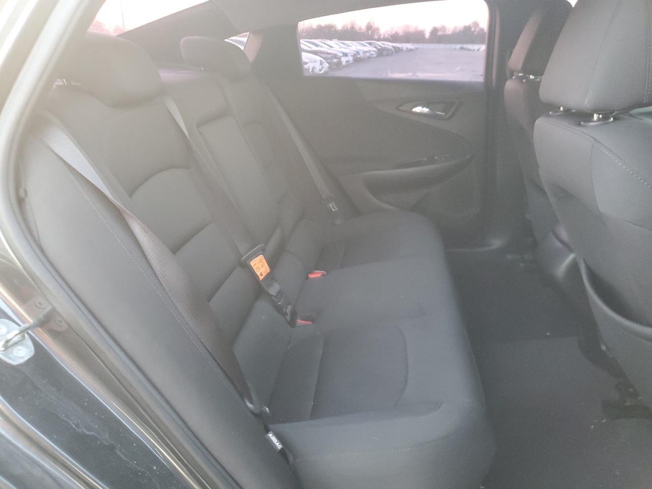 2017 Chevrolet Malibu - Image 10