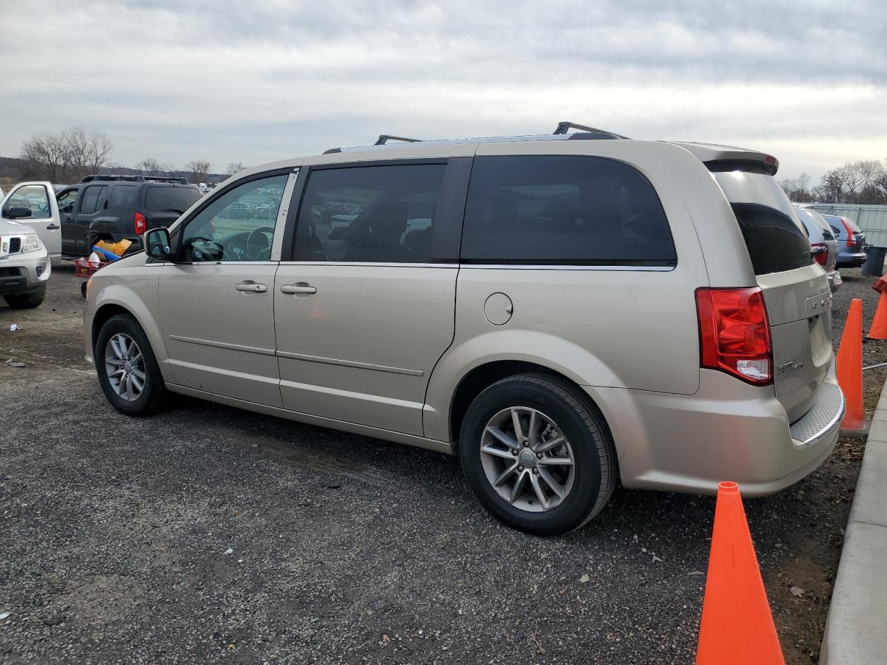 2015 Dodge Grand Caravan Sxt VIN: 2C4RDGCG5FR687245 Lot: 80720874