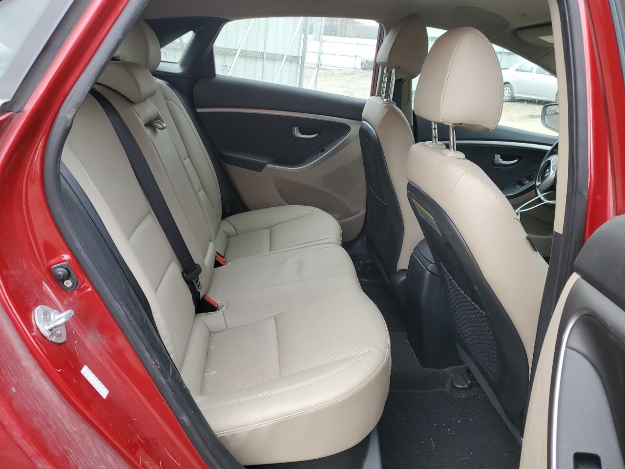 2017 Hyundai Elantra - Image 11