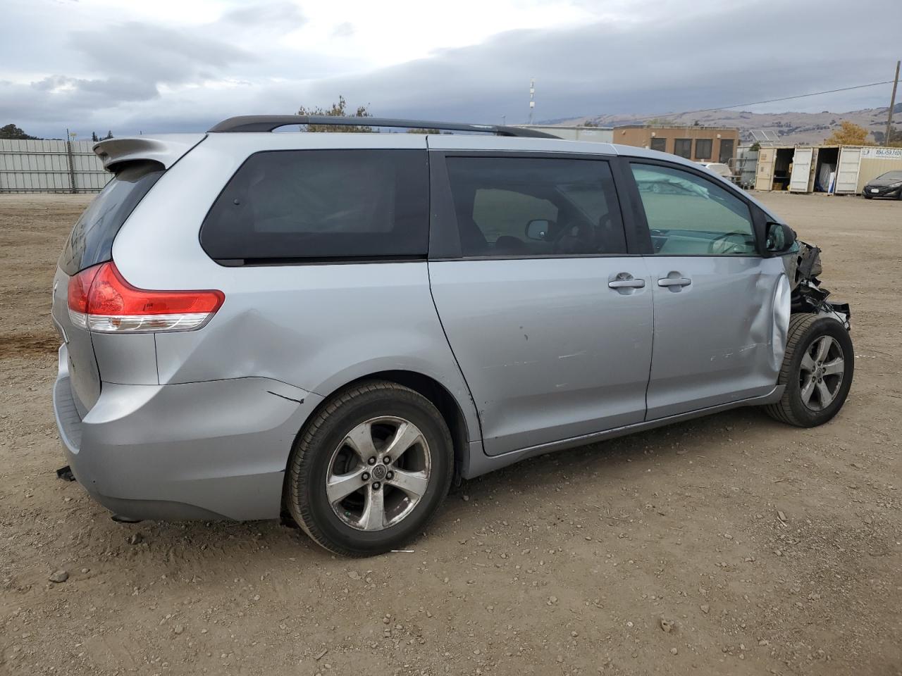 2014 Toyota Sienna - Image 3