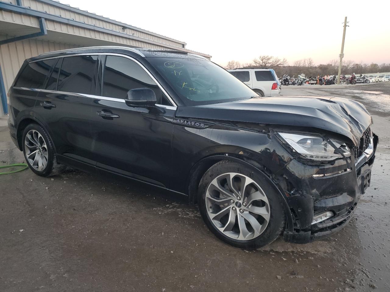2020 Lincoln Aviator - Image 4