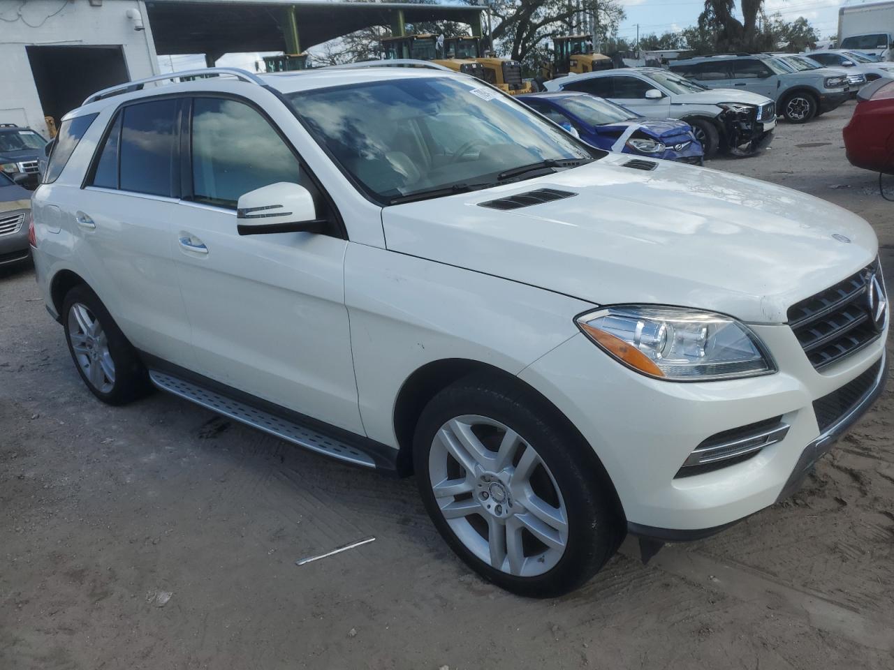 VIN 4JGDA5HB2EA335517 2014 MERCEDES-BENZ M-CLASS no.4