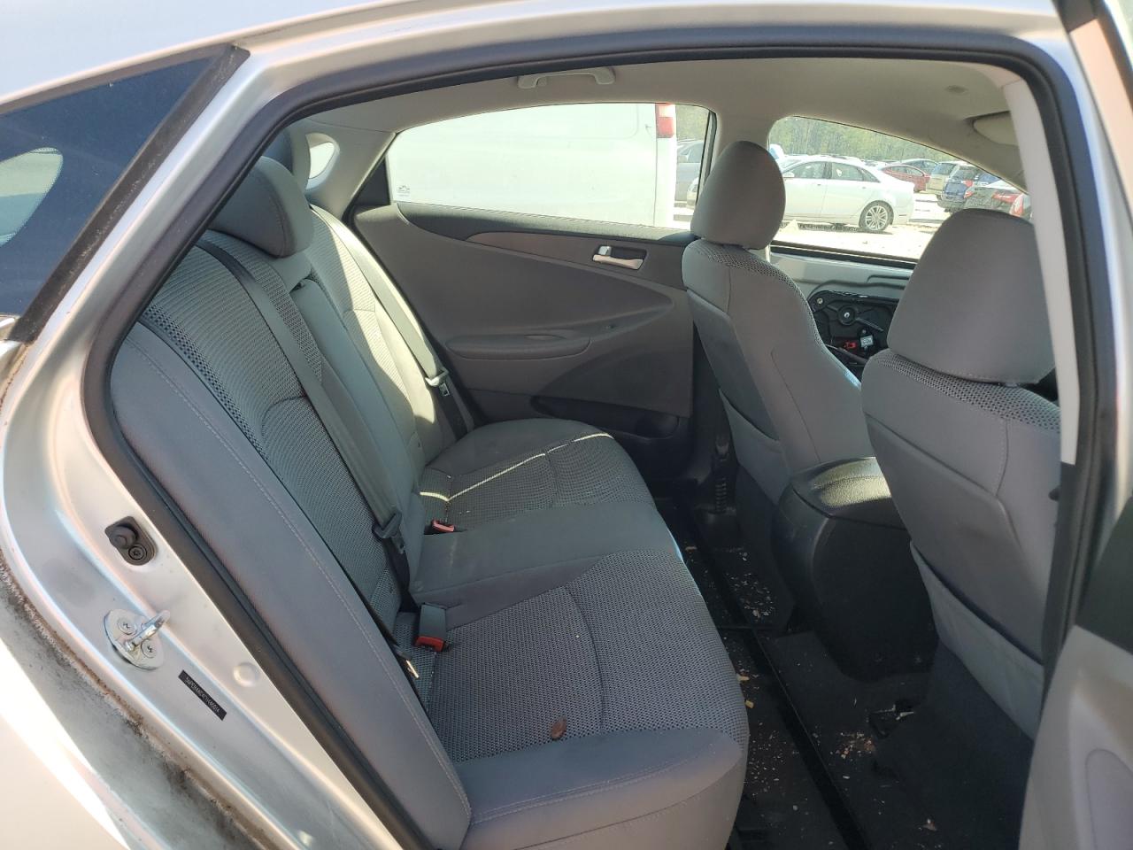 2012 Hyundai Sonata - Image 10
