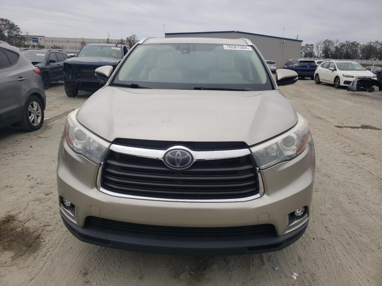 2016 Toyota Highlander - Image 5
