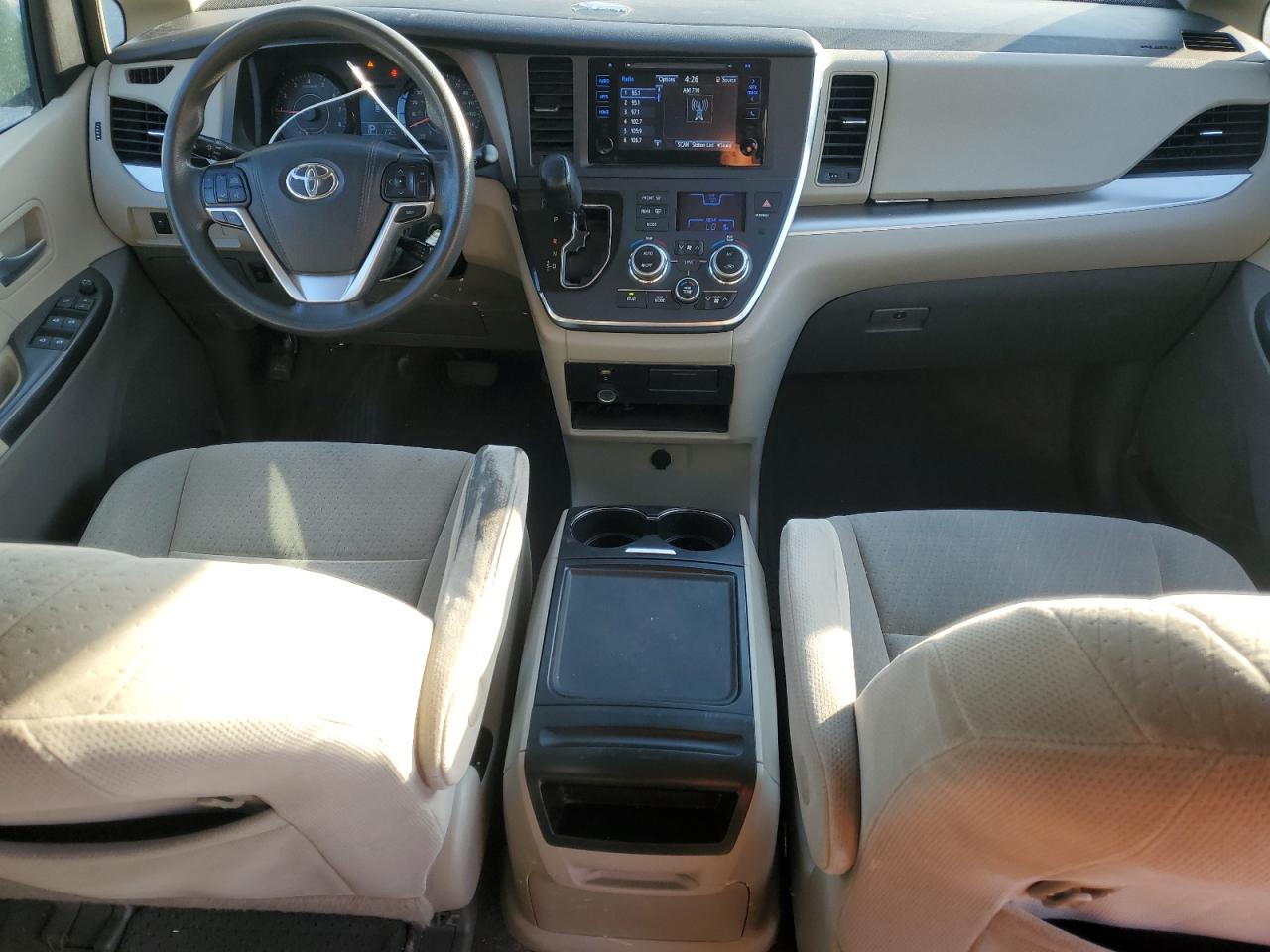 2015 Toyota Sienna - Image 8