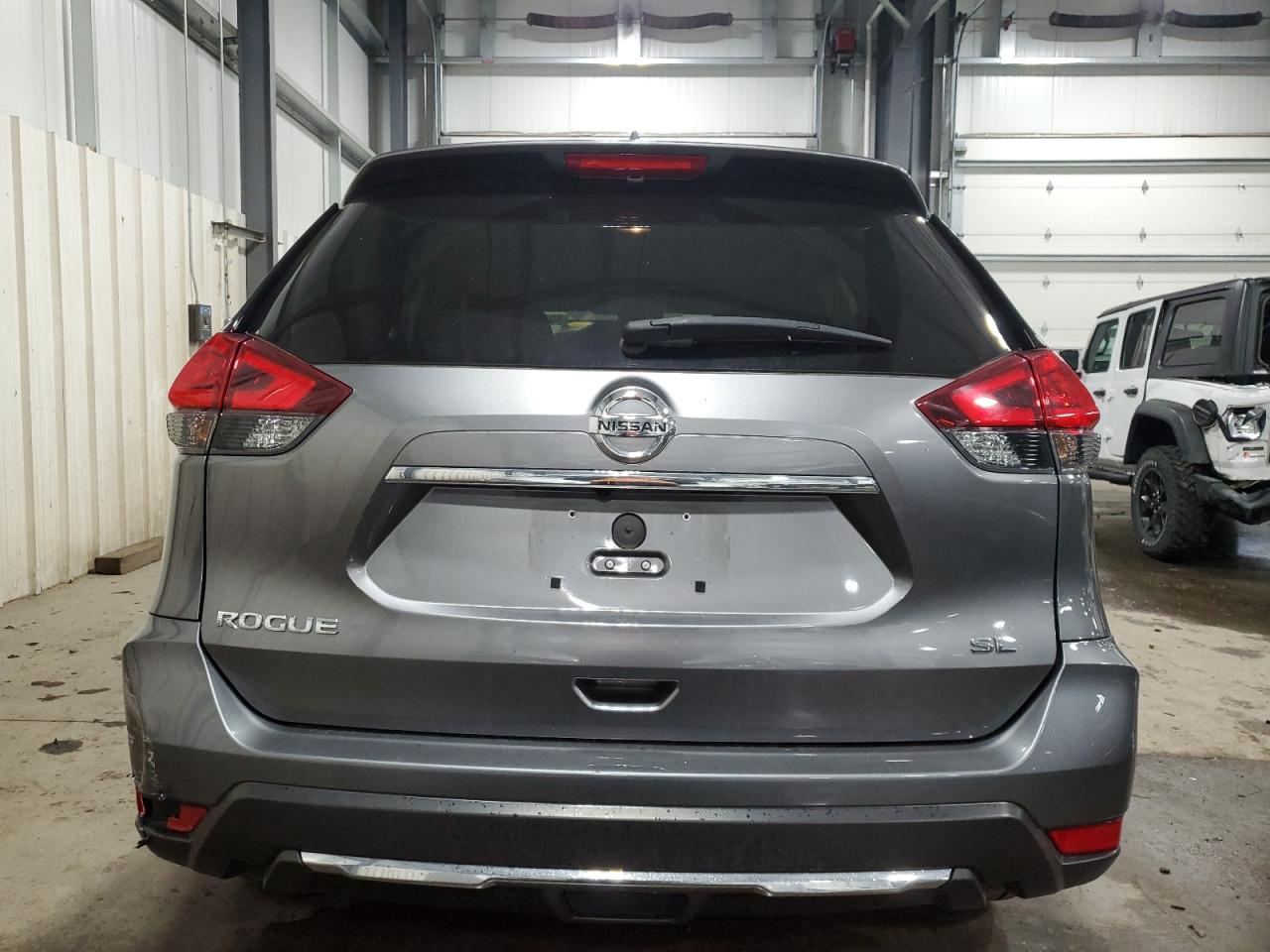 2017 Nissan Rogue - Image 6