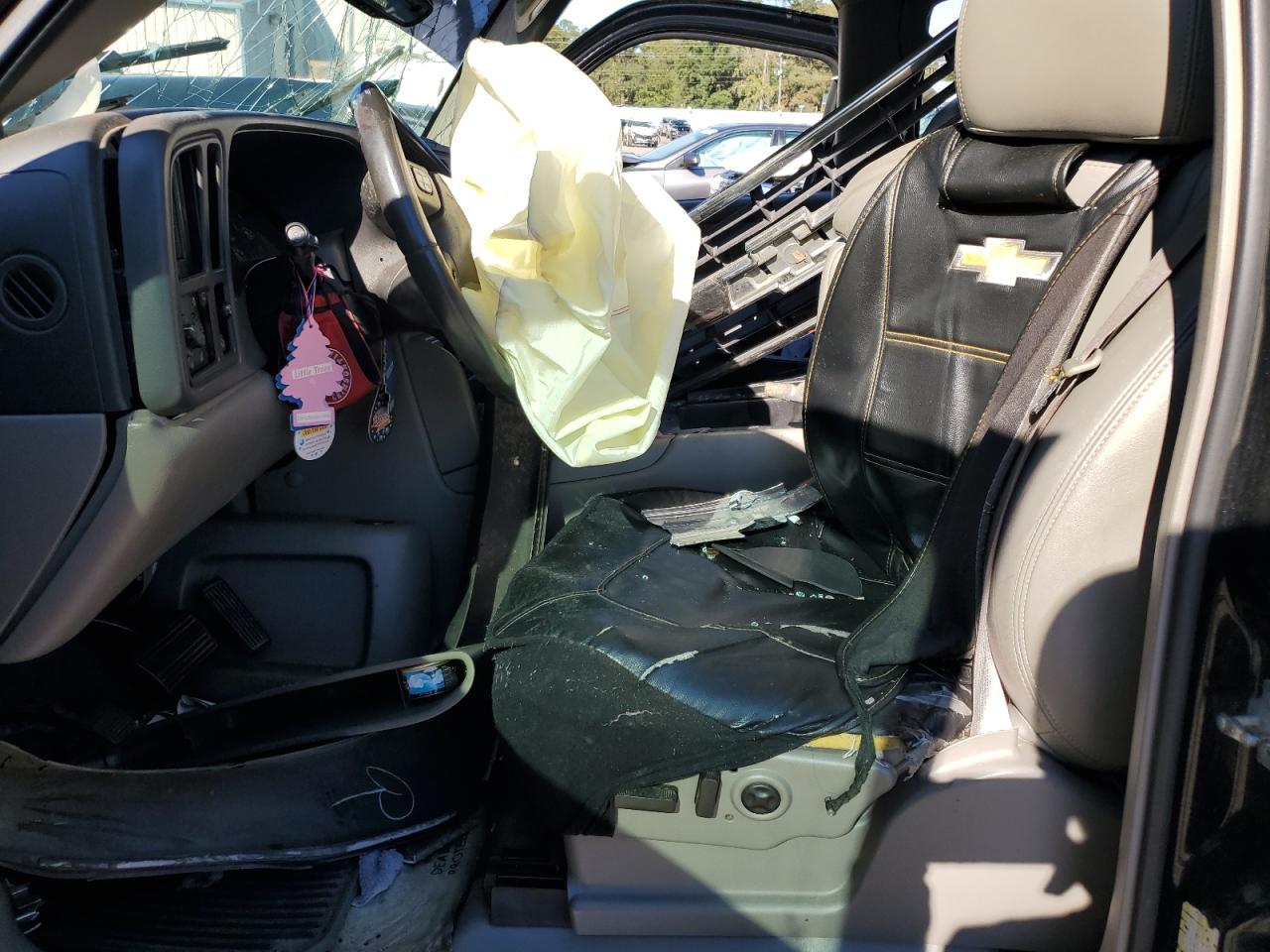 2004 Chevrolet Tahoe - Image 7