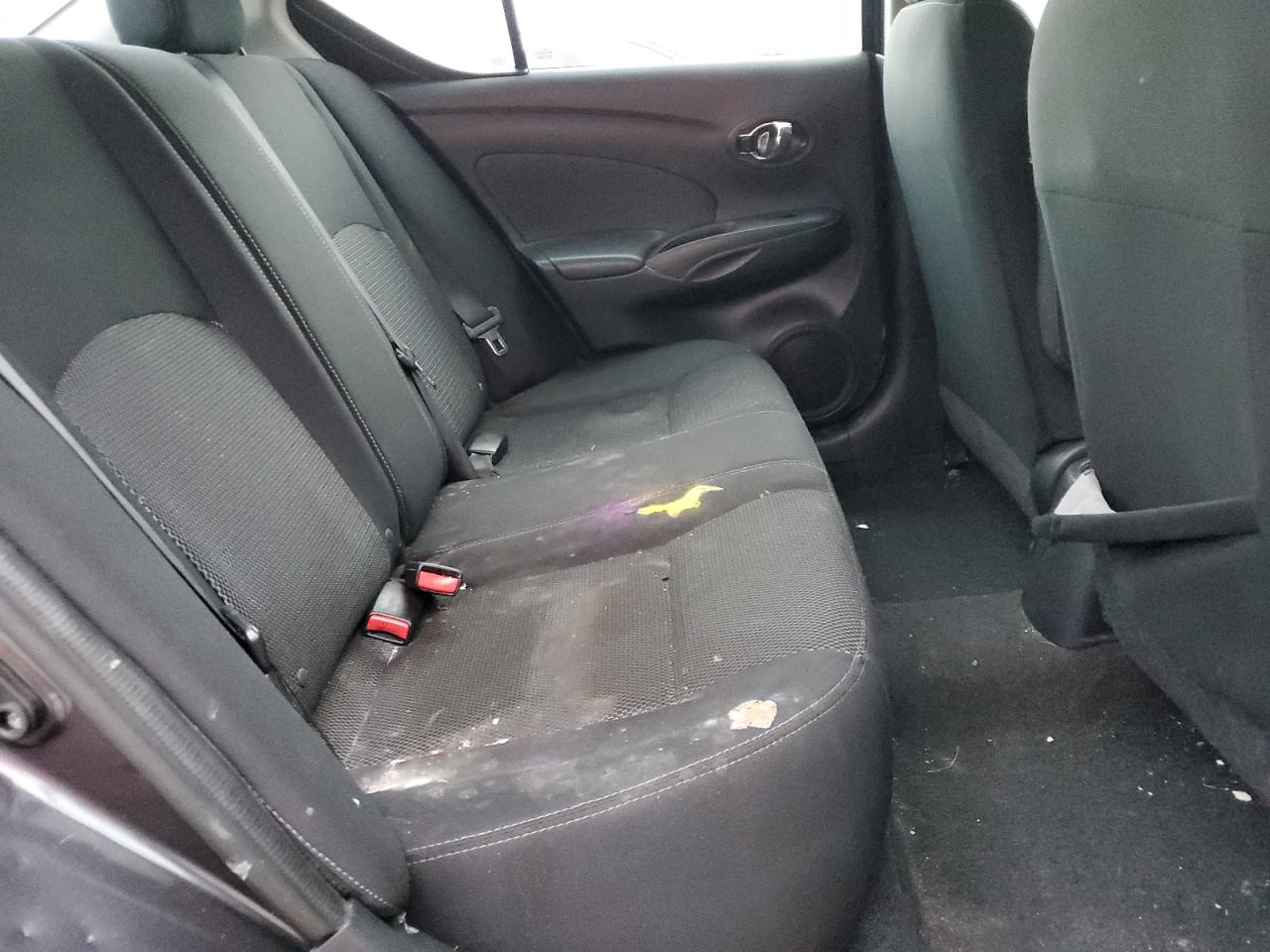 2015 Nissan Versa - Image 11