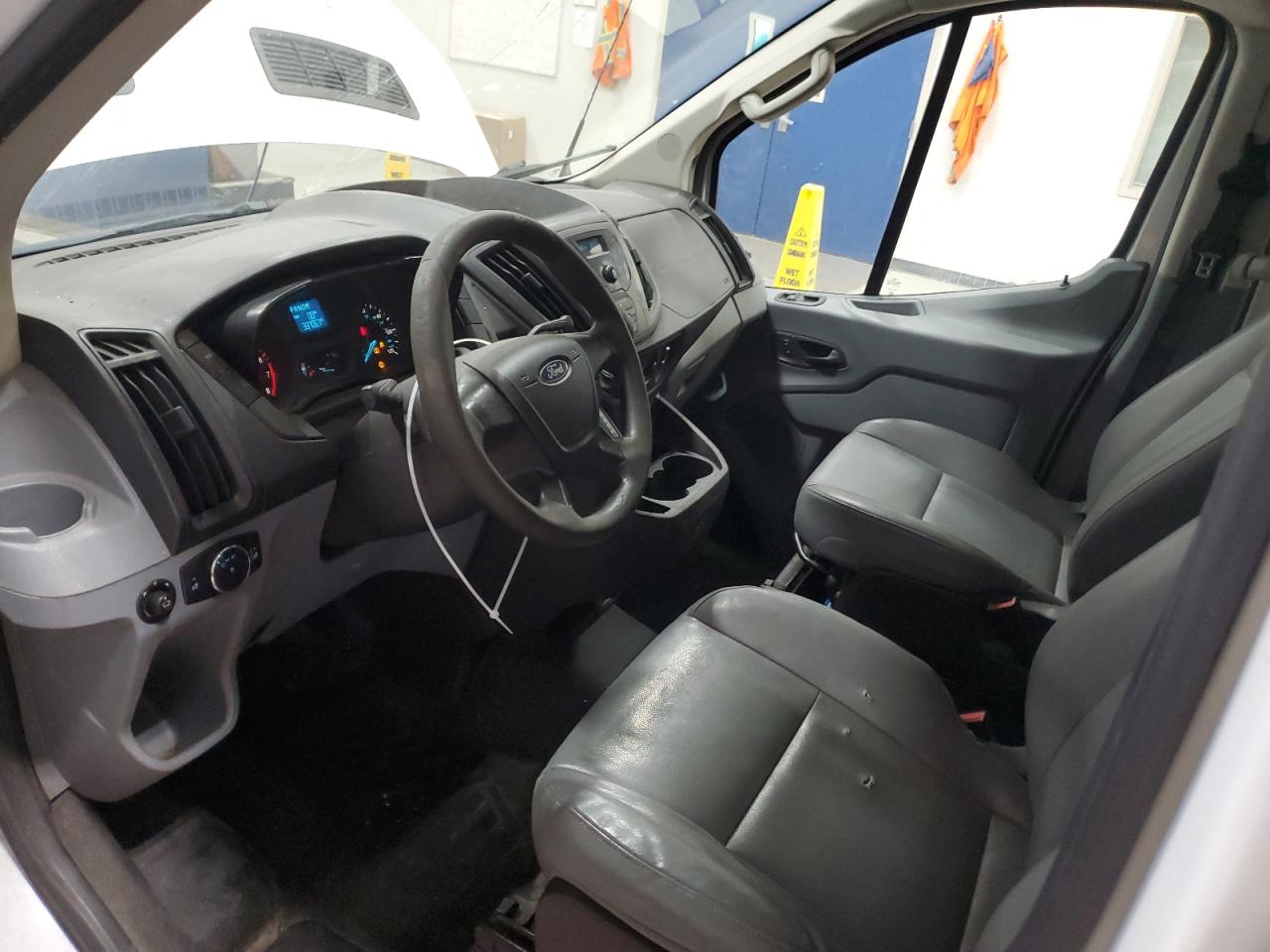 VIN 1FTNE1ZM3FKA13616 2015 FORD TRANSIT no.8