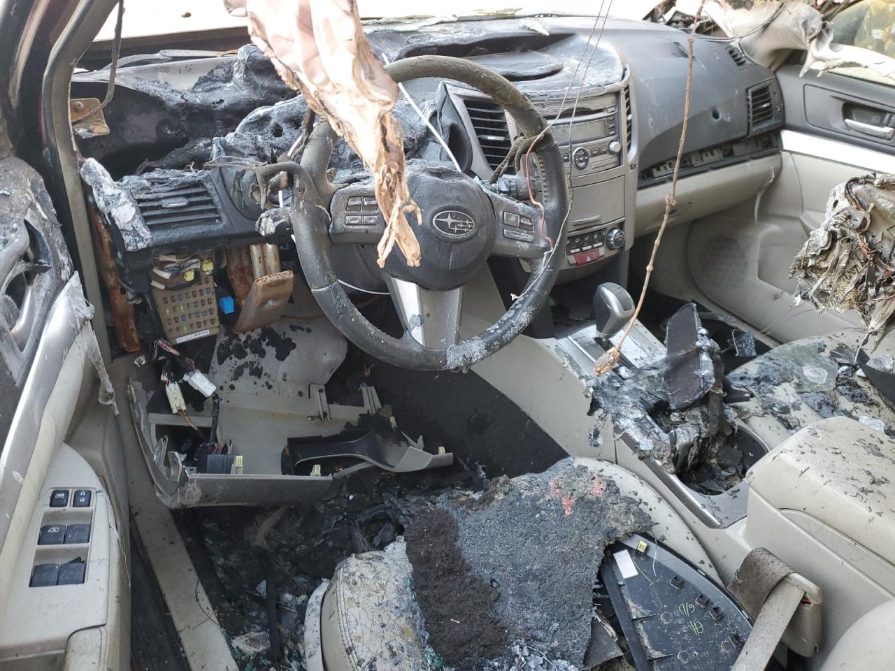 2011 Subaru Outback - Image 8