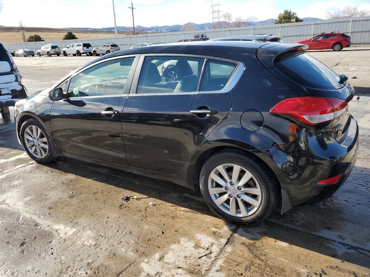 VIN KNAFX5A81F5358174 2015 KIA FORTE no.2