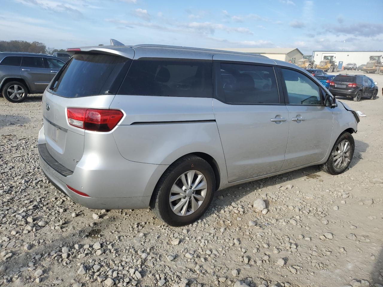 2017 Kia Sedona - Image 3
