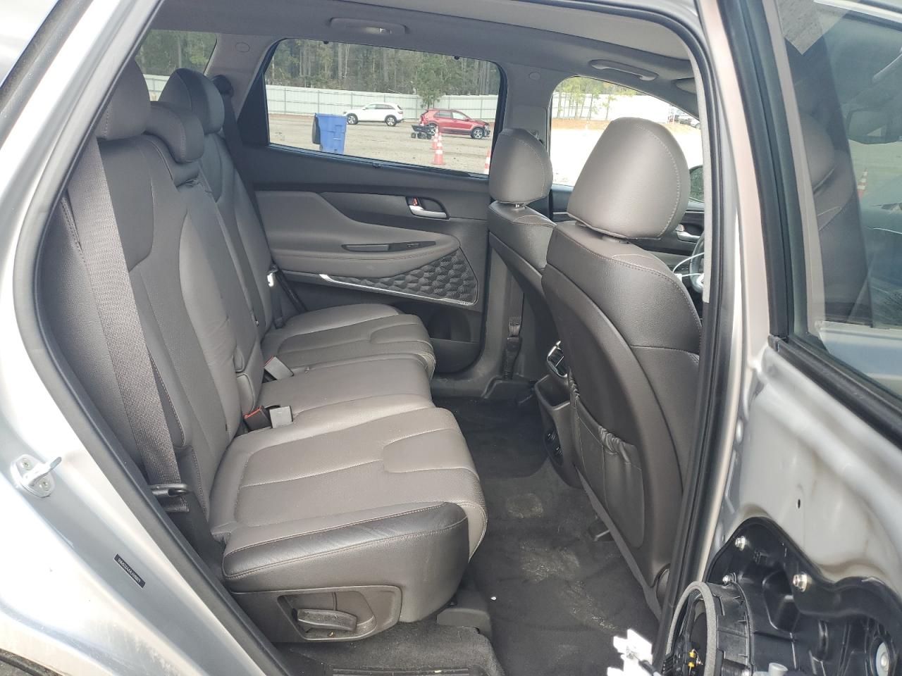 2020 Hyundai Santa Fe - Image 11