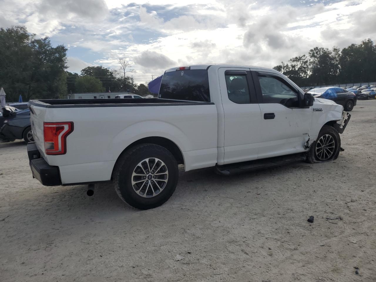 2015 Ford F-150 - Image 3