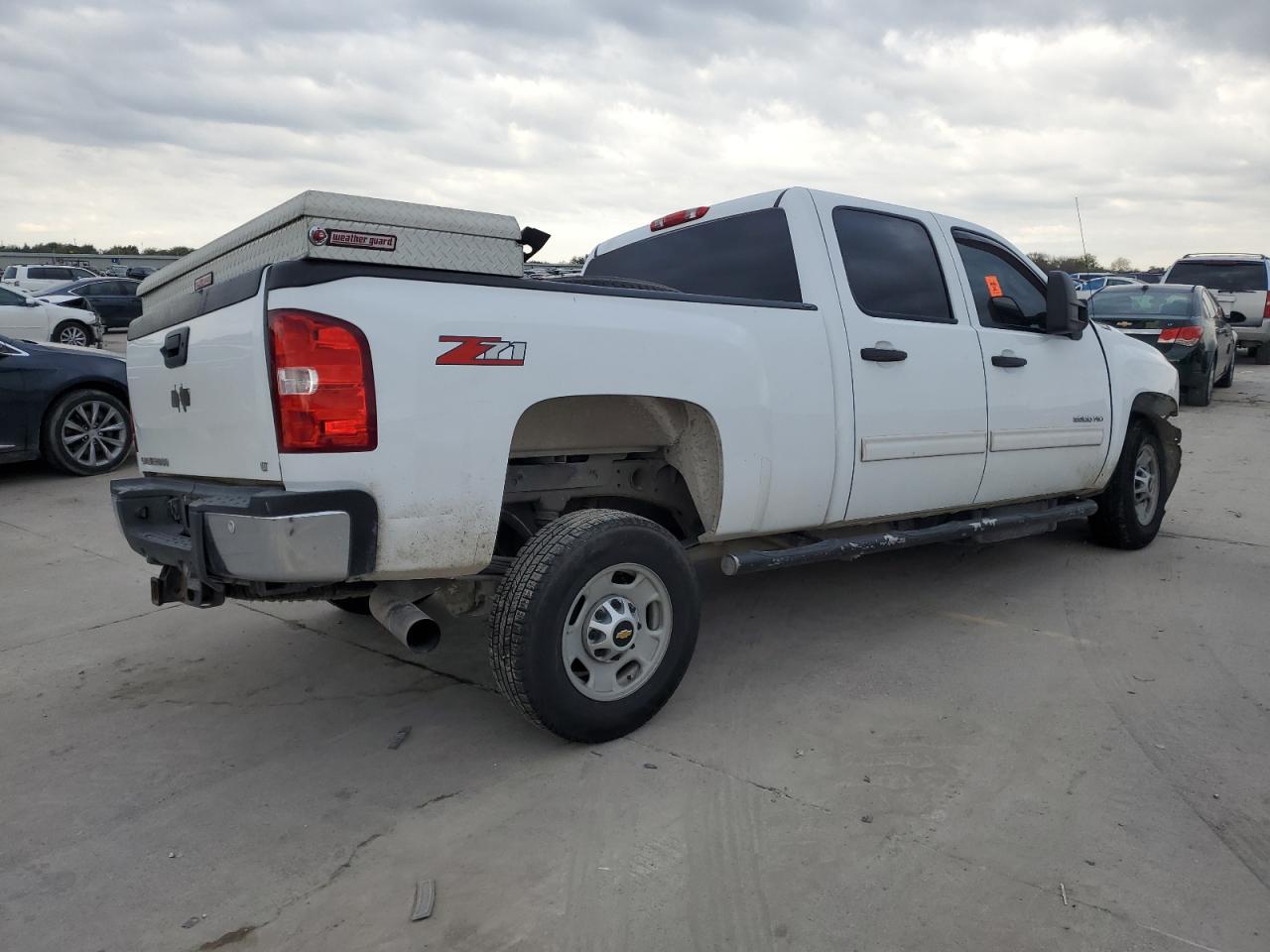 2012 Chevrolet Silverado - Image 3