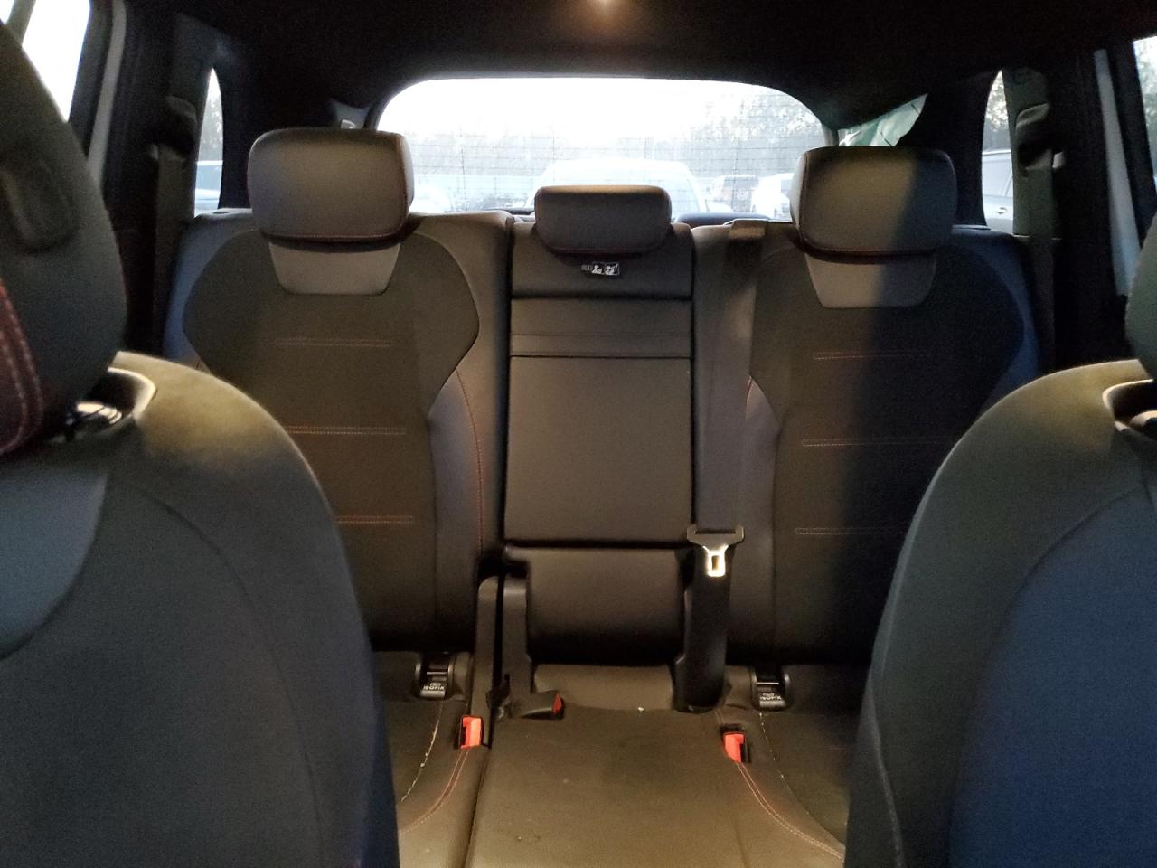 2020 Mercedes-Benz GLB - Image 10