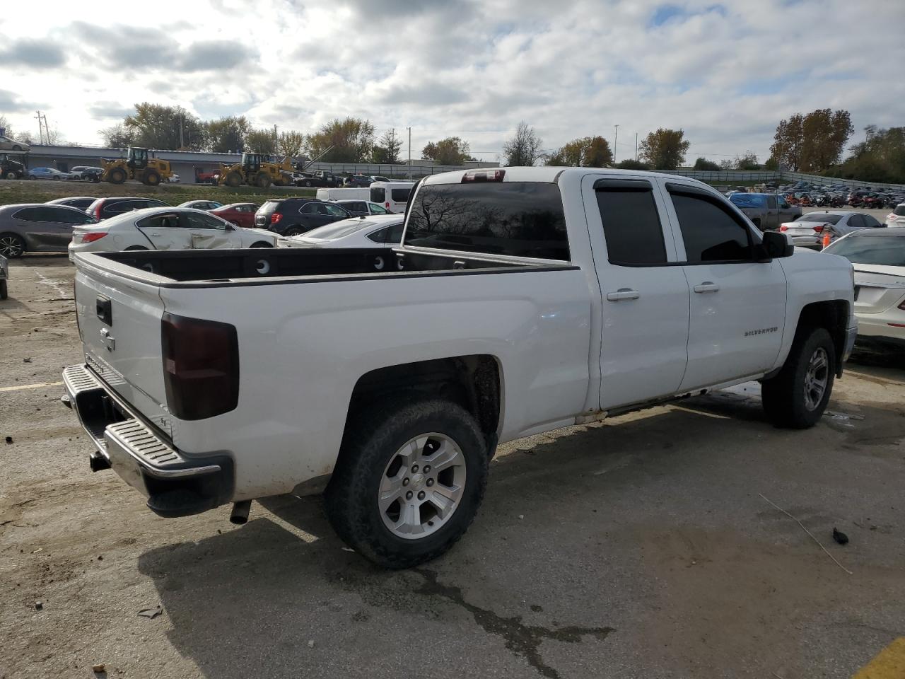 2014 Chevrolet Silverado - Image 3