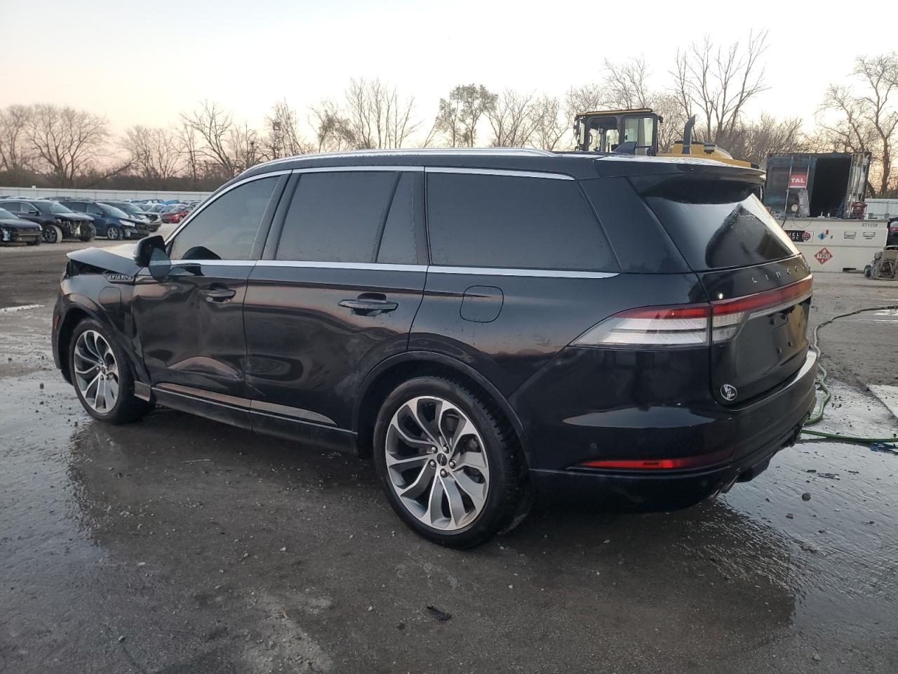 2020 Lincoln Aviator - Image 2