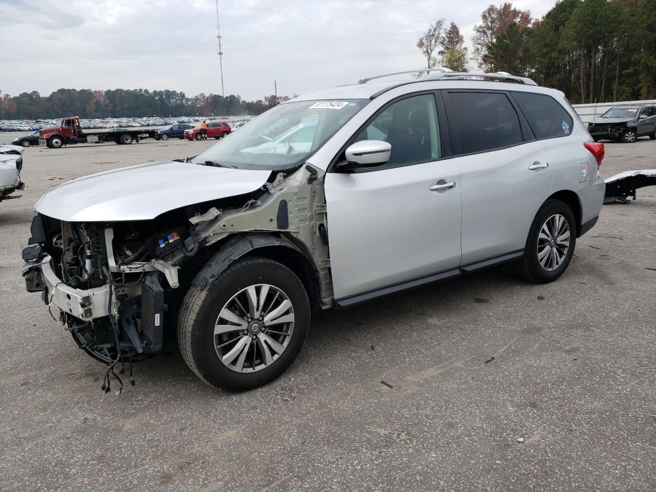 2019 Nissan Pathfinder - Image 1