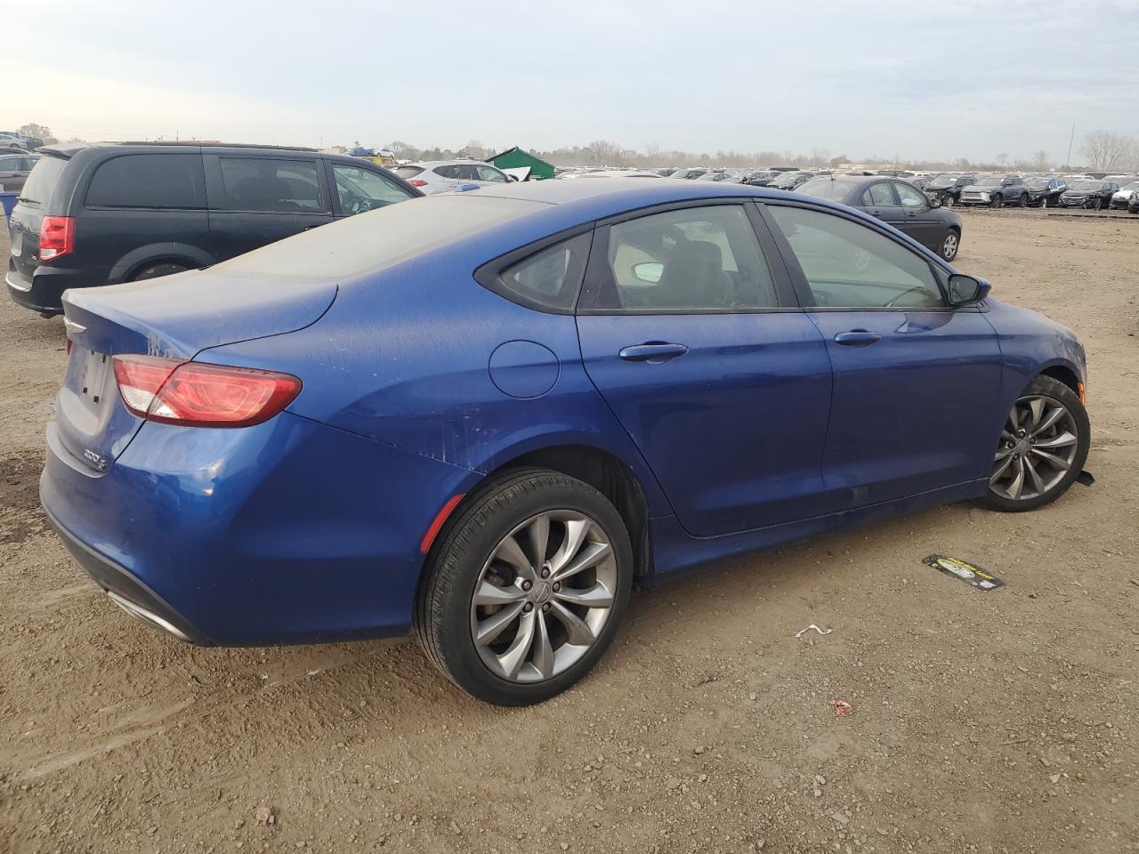 2016 Chrysler 200 - Image 3