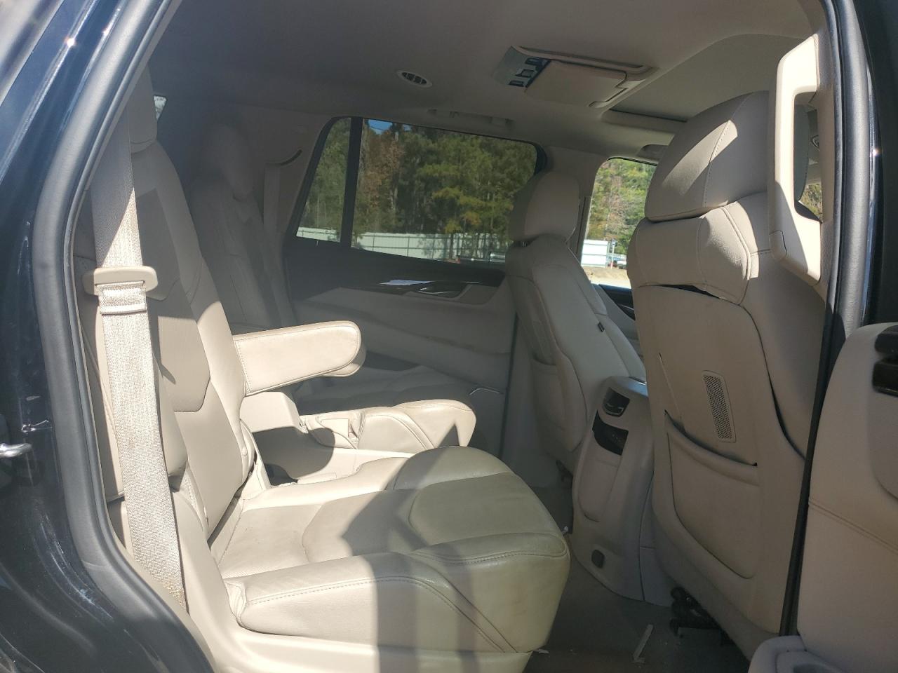 2019 Cadillac Escalade - Image 11