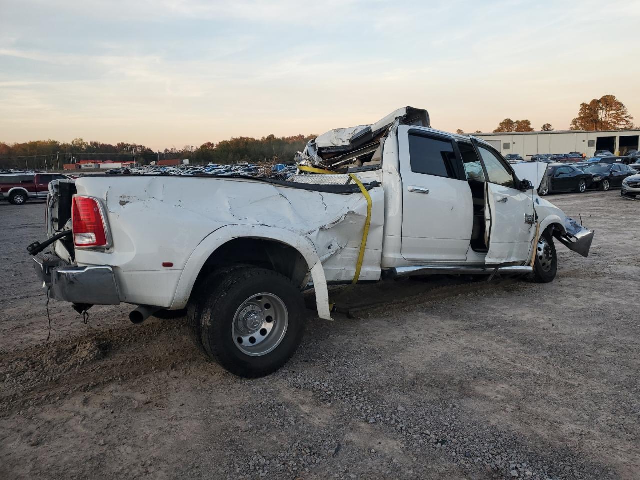 2014 RAM 3500 - Image 3