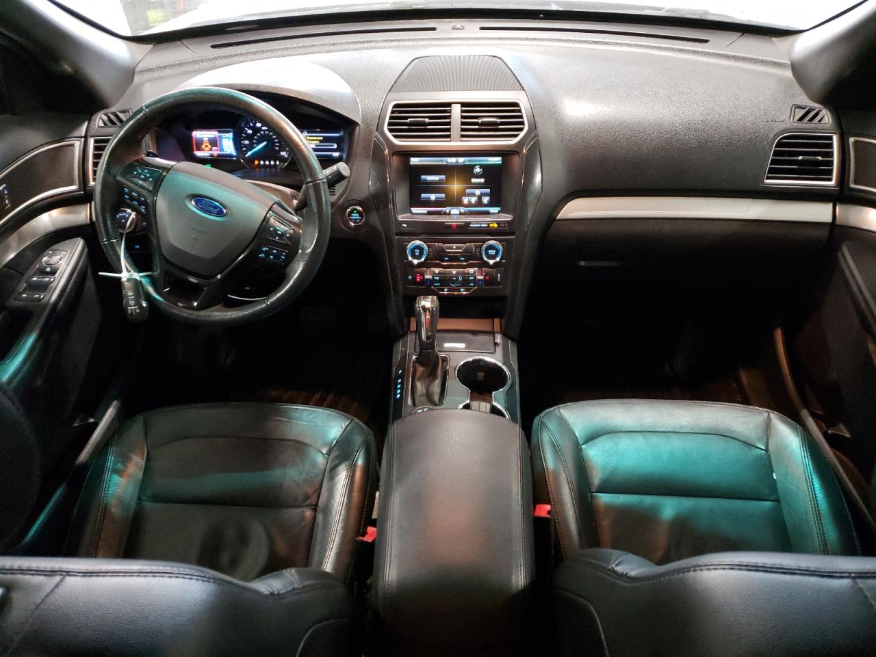 2016 Ford Explorer - Image 8