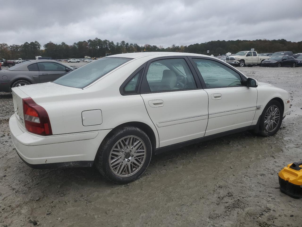 2002 Volvo S80 - Image 3