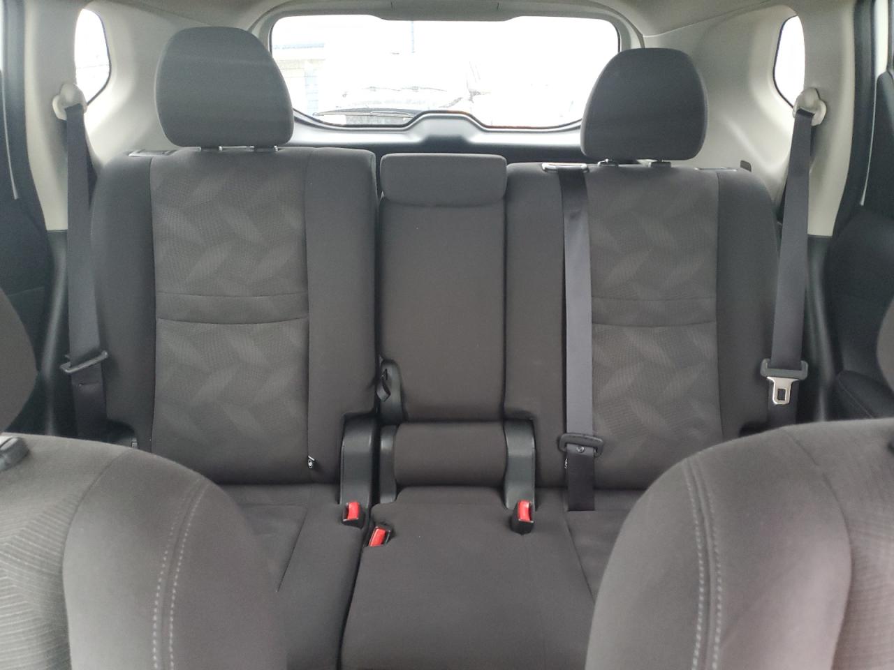 2016 Nissan Rogue - Image 5