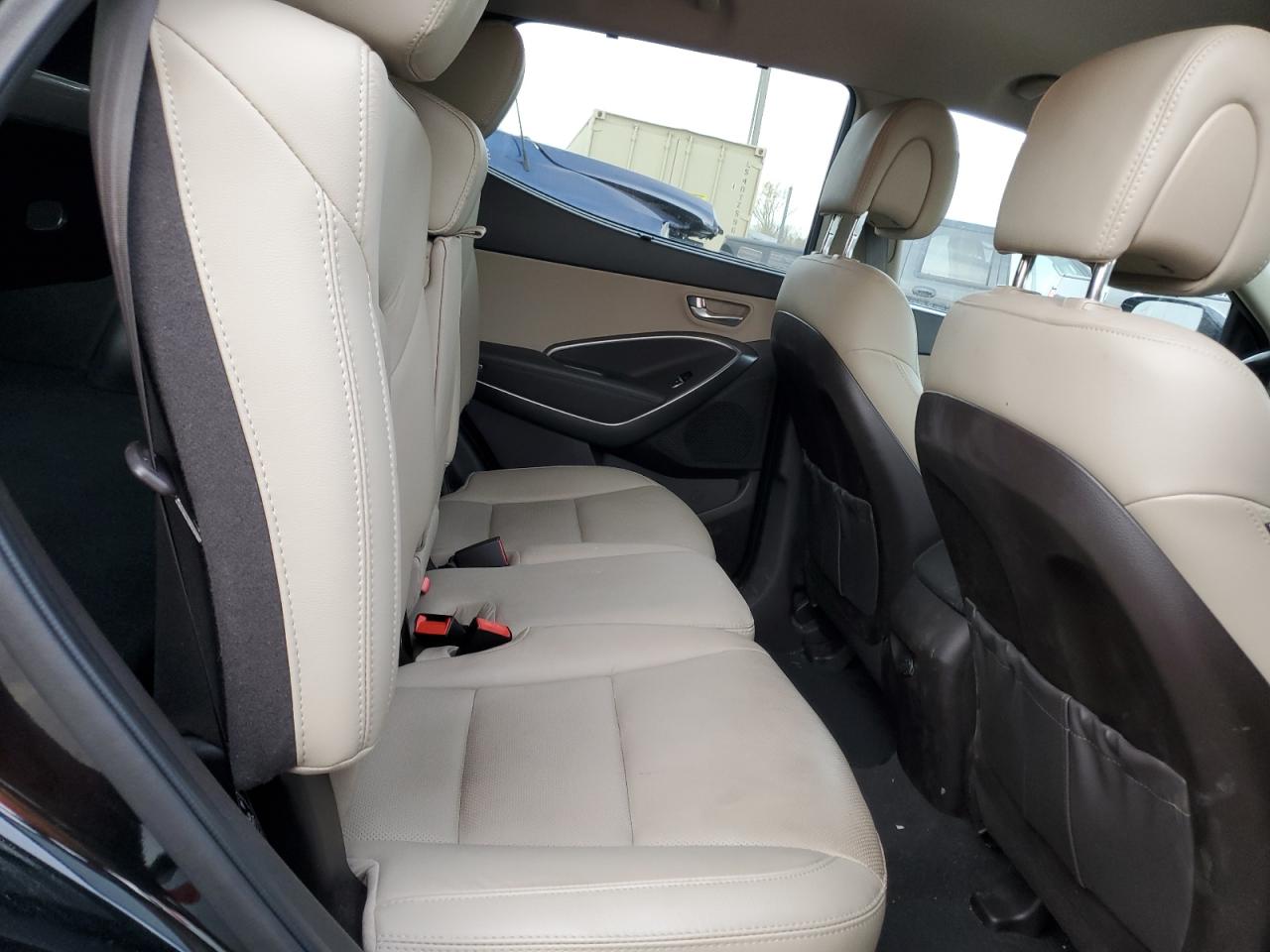 2018 Hyundai Santa Fe - Image 11