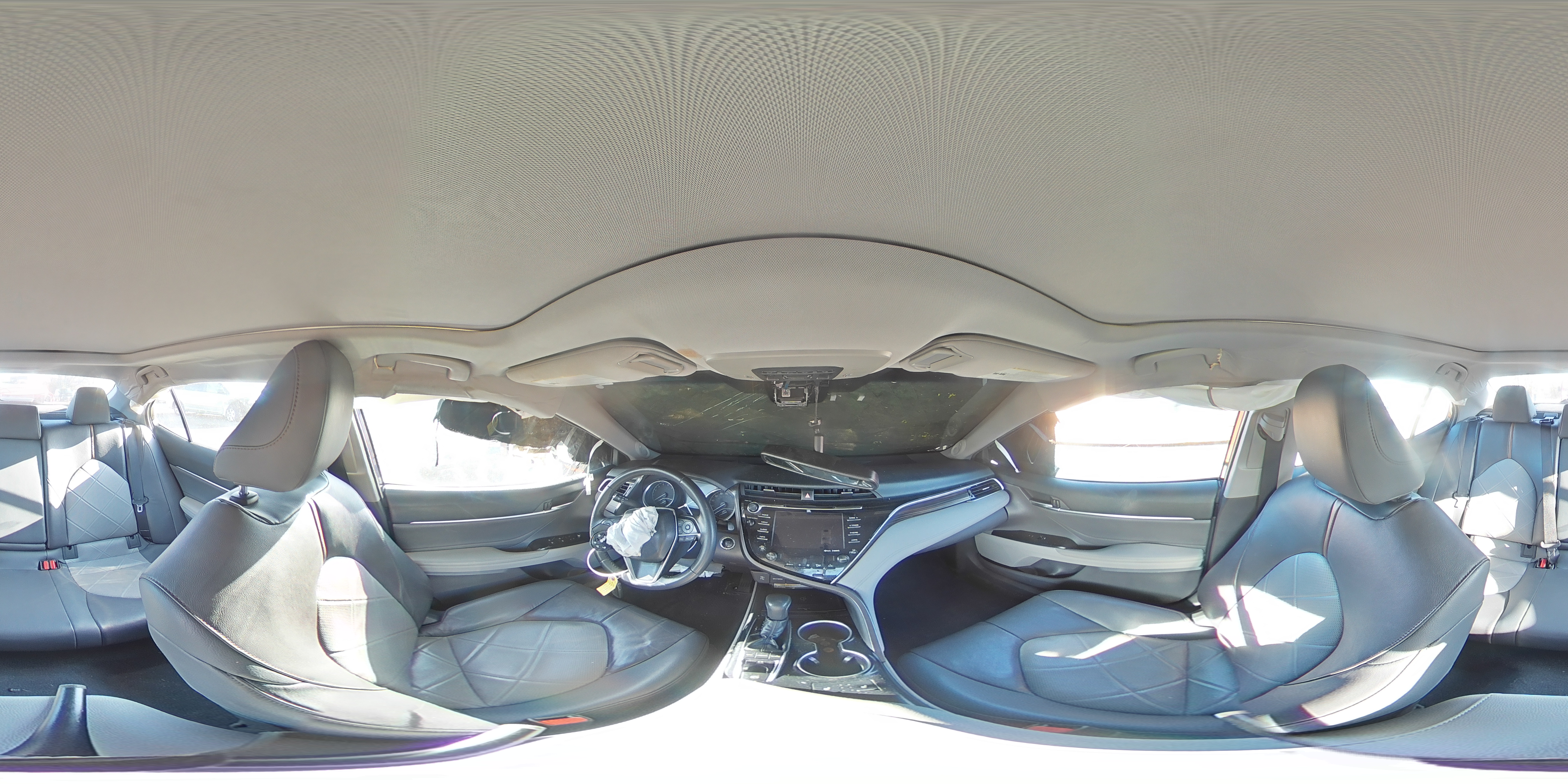 2018 Toyota Camry - Image 12