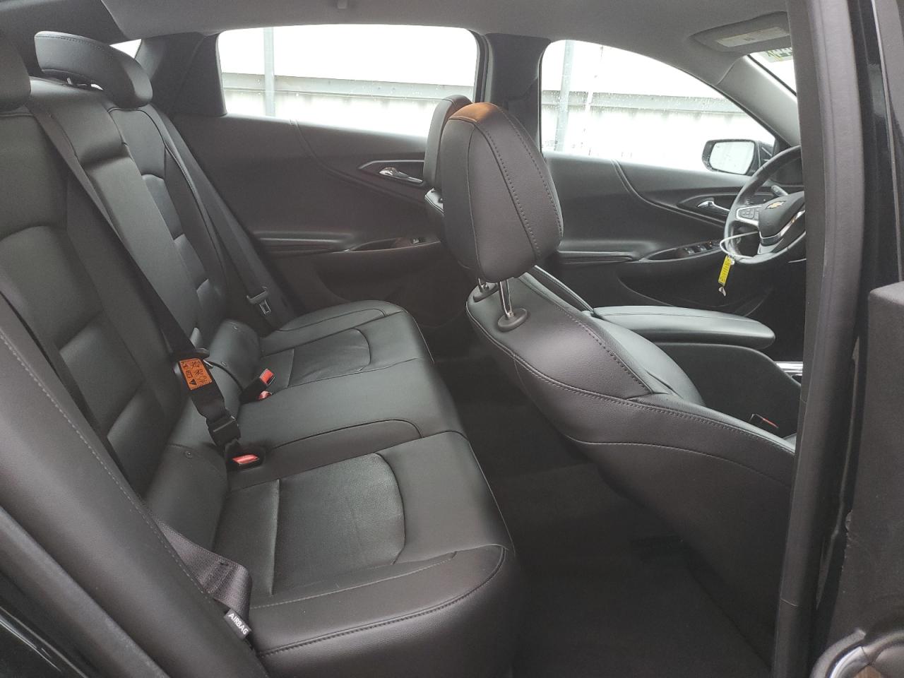 2017 Chevrolet Malibu - Image 10