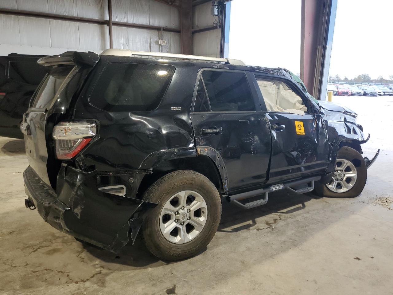 VIN JTEBU5JR6J5546826 2018 TOYOTA 4RUNNER no.3