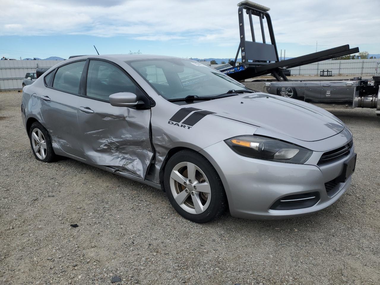 VIN 1C3CDFBB1FD222166 2015 DODGE DART no.4