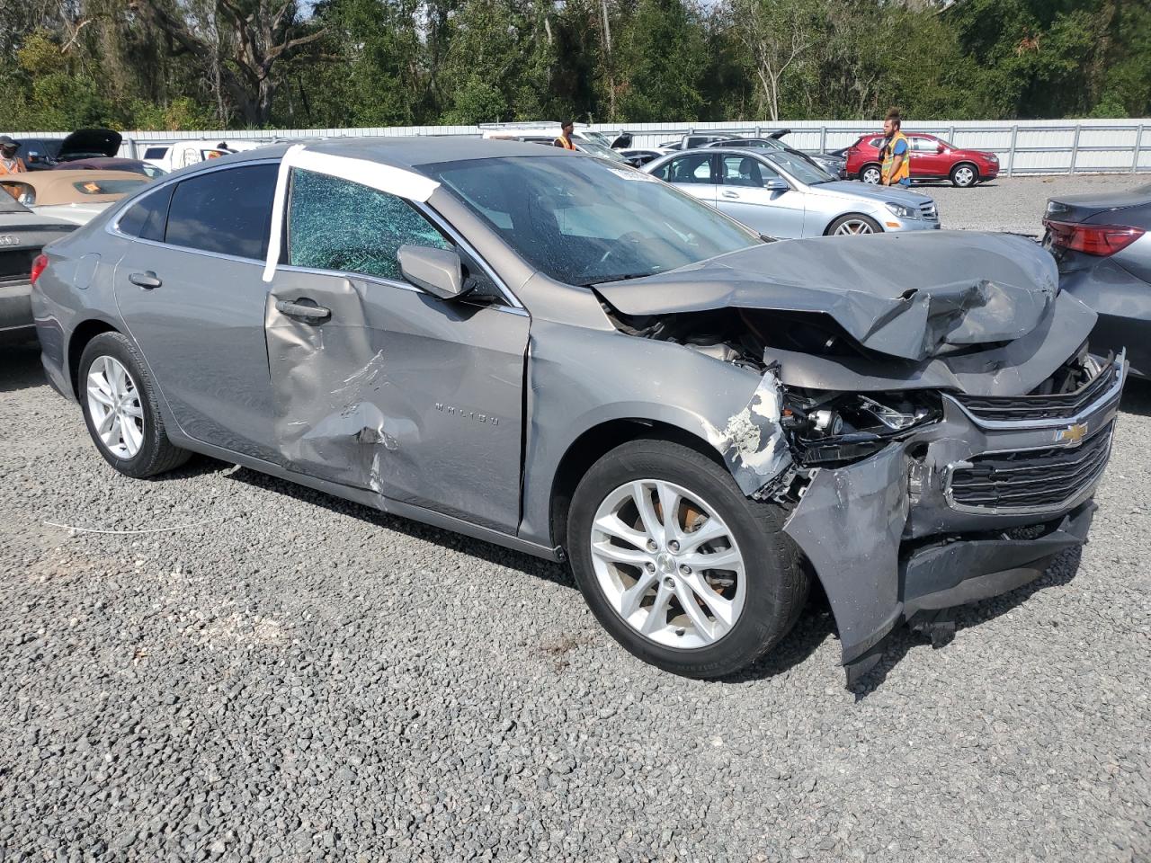 VIN 1G1ZD5ST4JF146537 2018 CHEVROLET MALIBU no.4