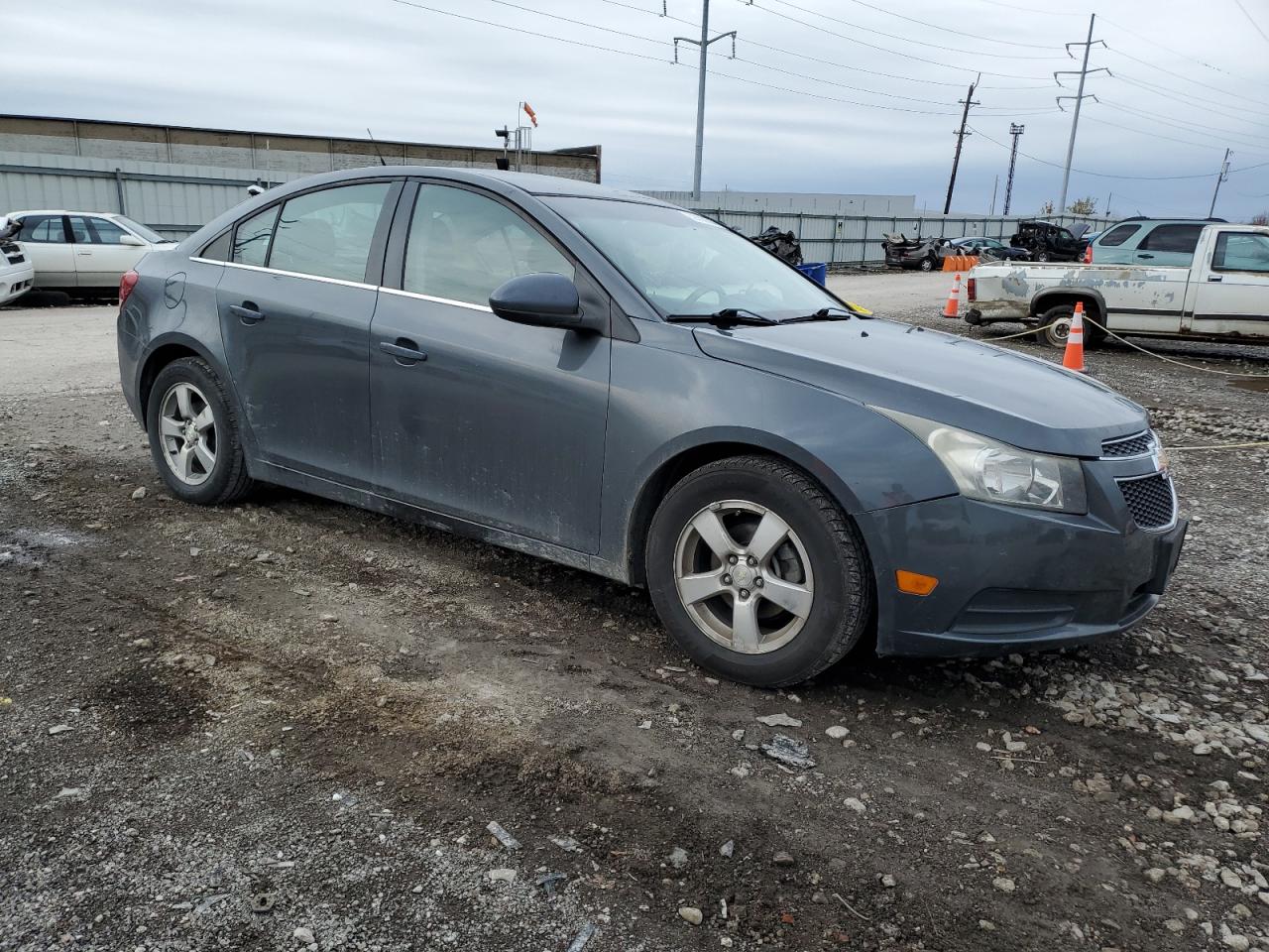 VIN 1G1PC5SB7D7225104 2013 CHEVROLET CRUZE no.4