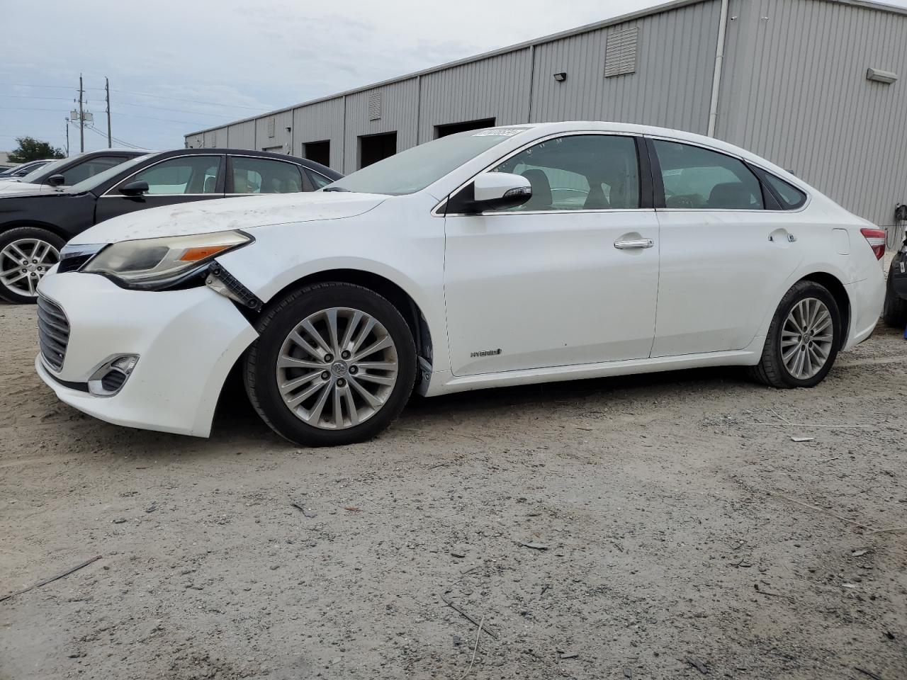 2013 TOYOTA AVALON