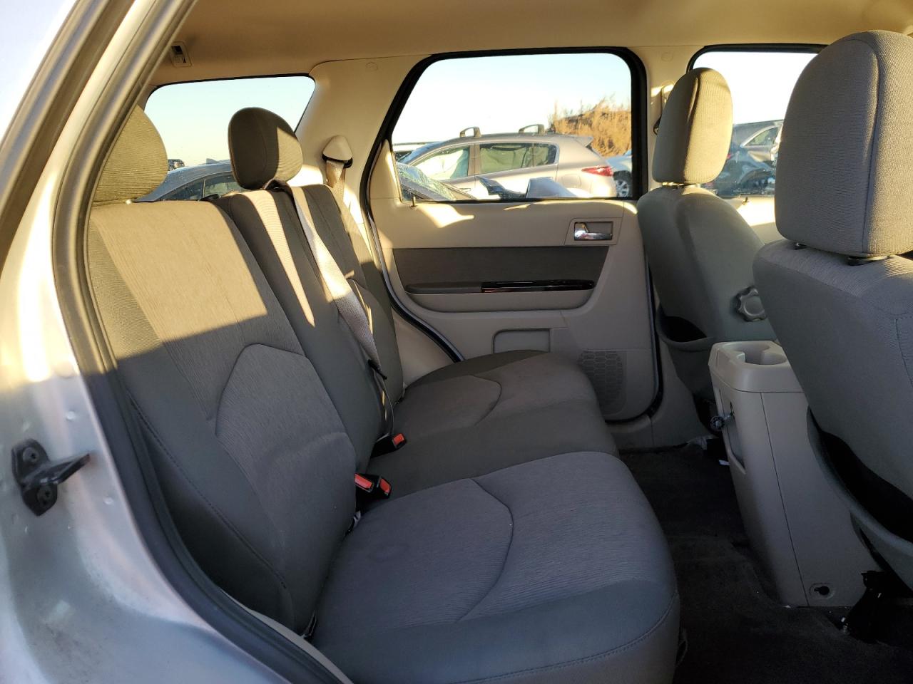 2009 Mazda Tribute - Image 11