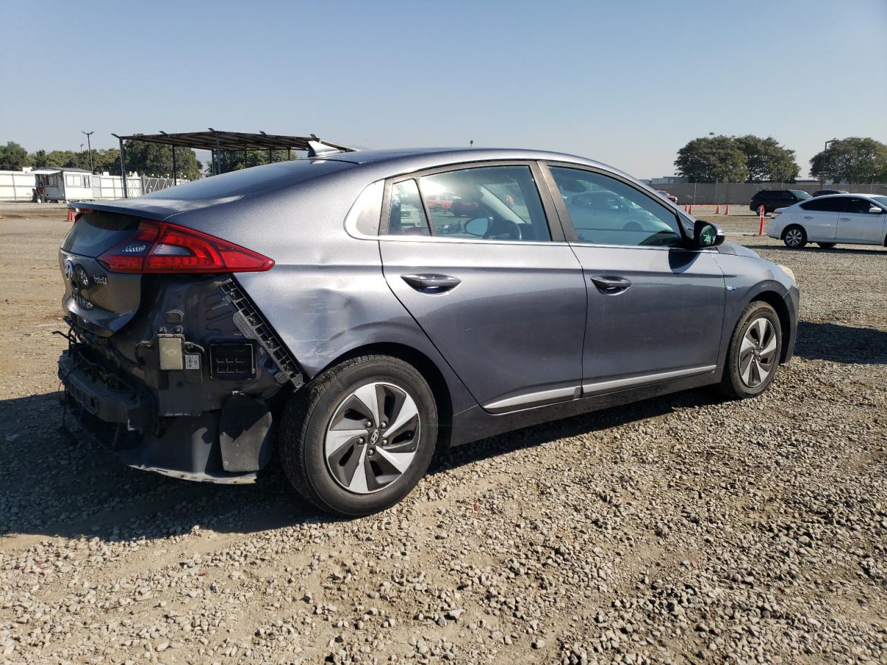 VIN KMHC75LC2HU047039 2017 HYUNDAI IONIQ no.3